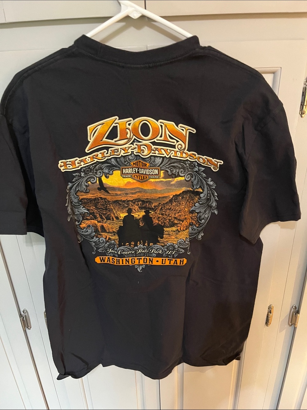 Harley-Davidson Black Tee, Zion State Park, Utah Graphic tee. Large